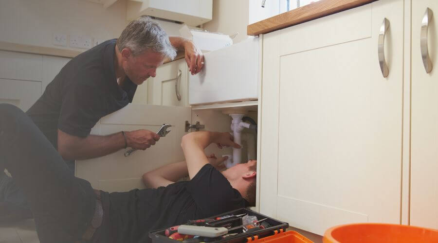 Professional burst pipe repair services in Como, TX